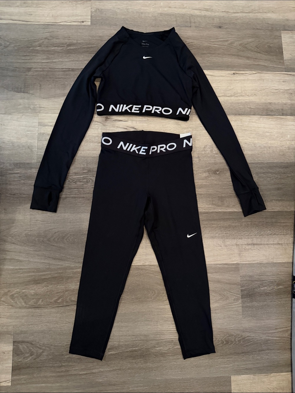 Nike Pro Dri-FIT Long Sleeve Crop Top w/Thunb Holes and Leggings Set Black Mediu